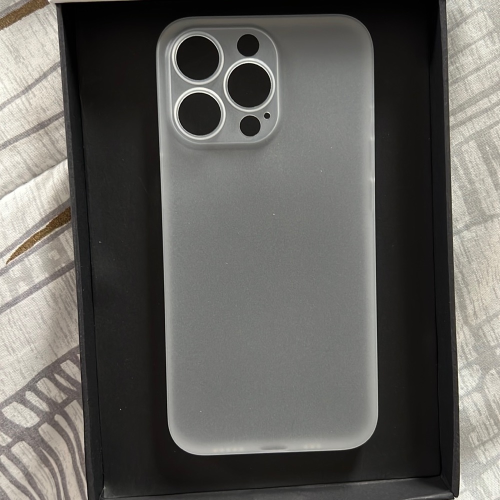 iPhone 13 pro slim case